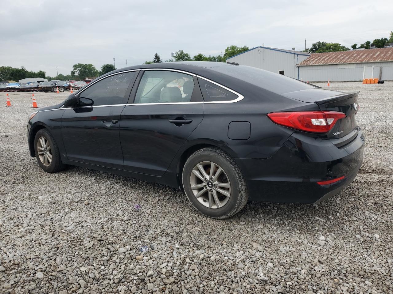 2017 Hyundai Sonata Se - Image 2