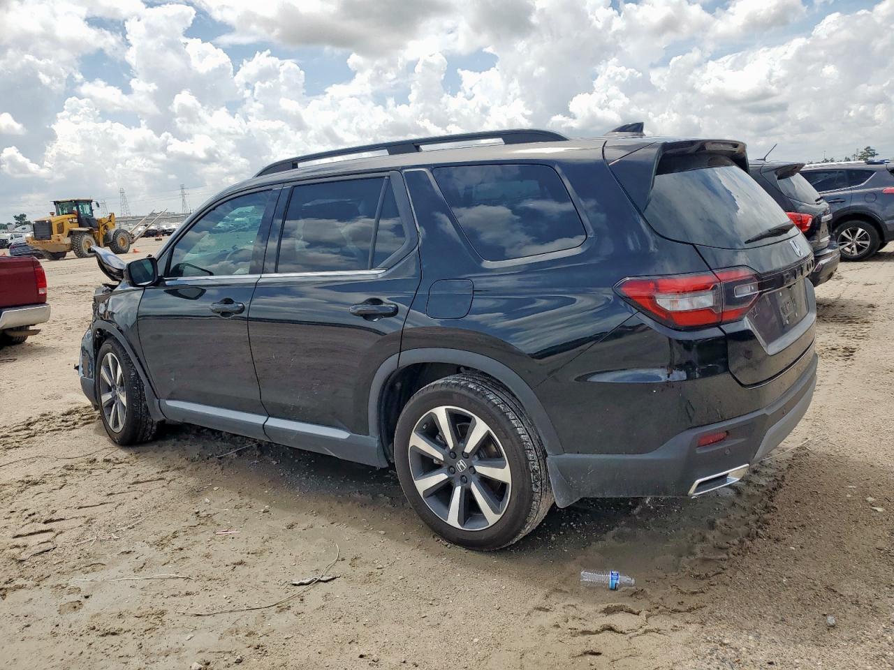 2025 Honda Pilot Touring - Фото 2