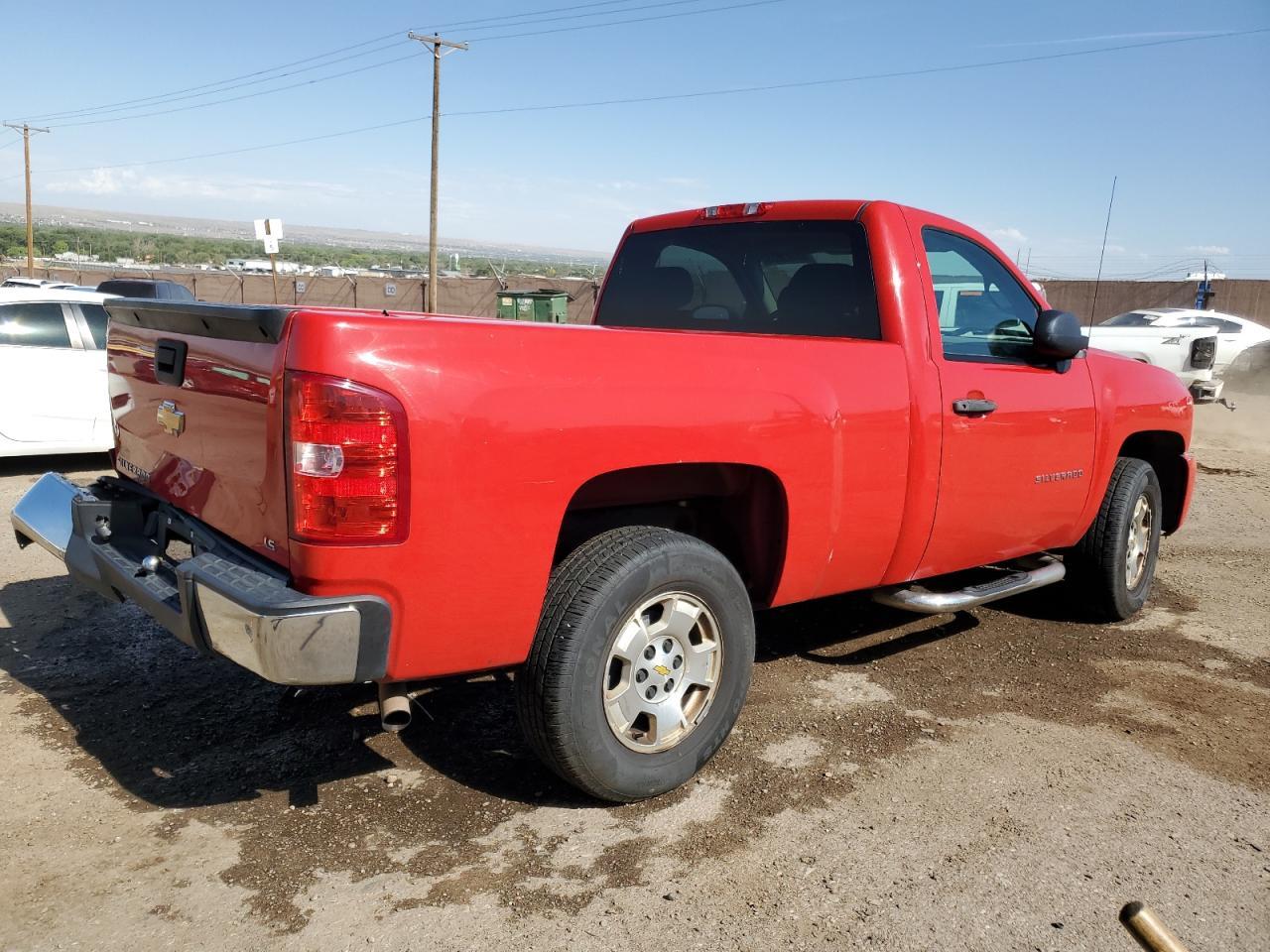2011 Chevrolet Silverado C1500 - Image 3