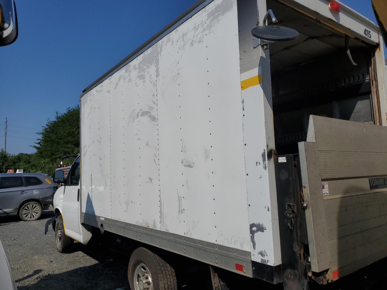 2015 Chevrolet Express G3500 - Фото 2