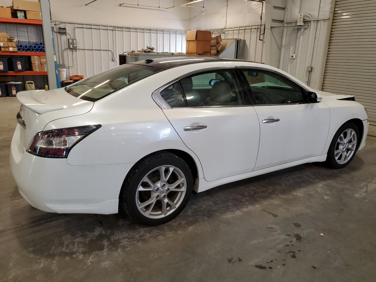 2014 Nissan Maxima S - Image 3