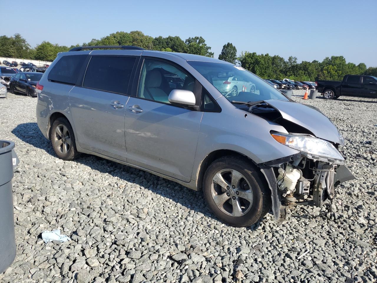 2011 Toyota Sienna Le - Фото 4