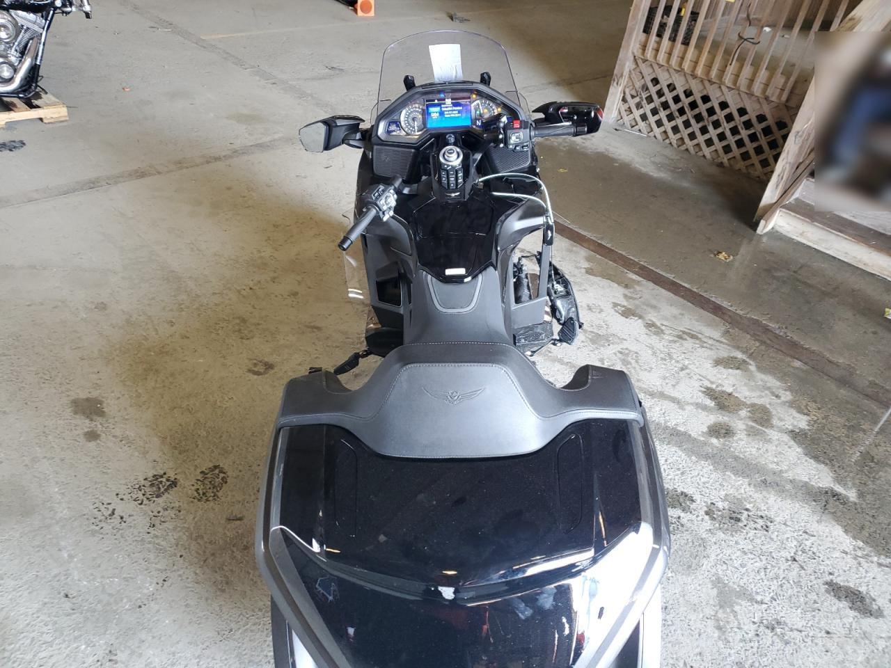 2024 Honda Gl1800 D - Image 6