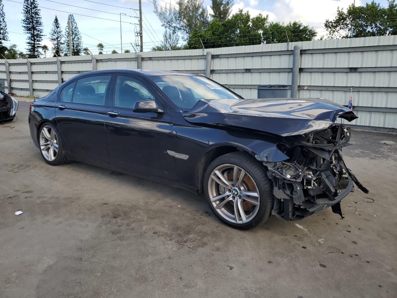 2012 BMW 750 Li - Фото 4