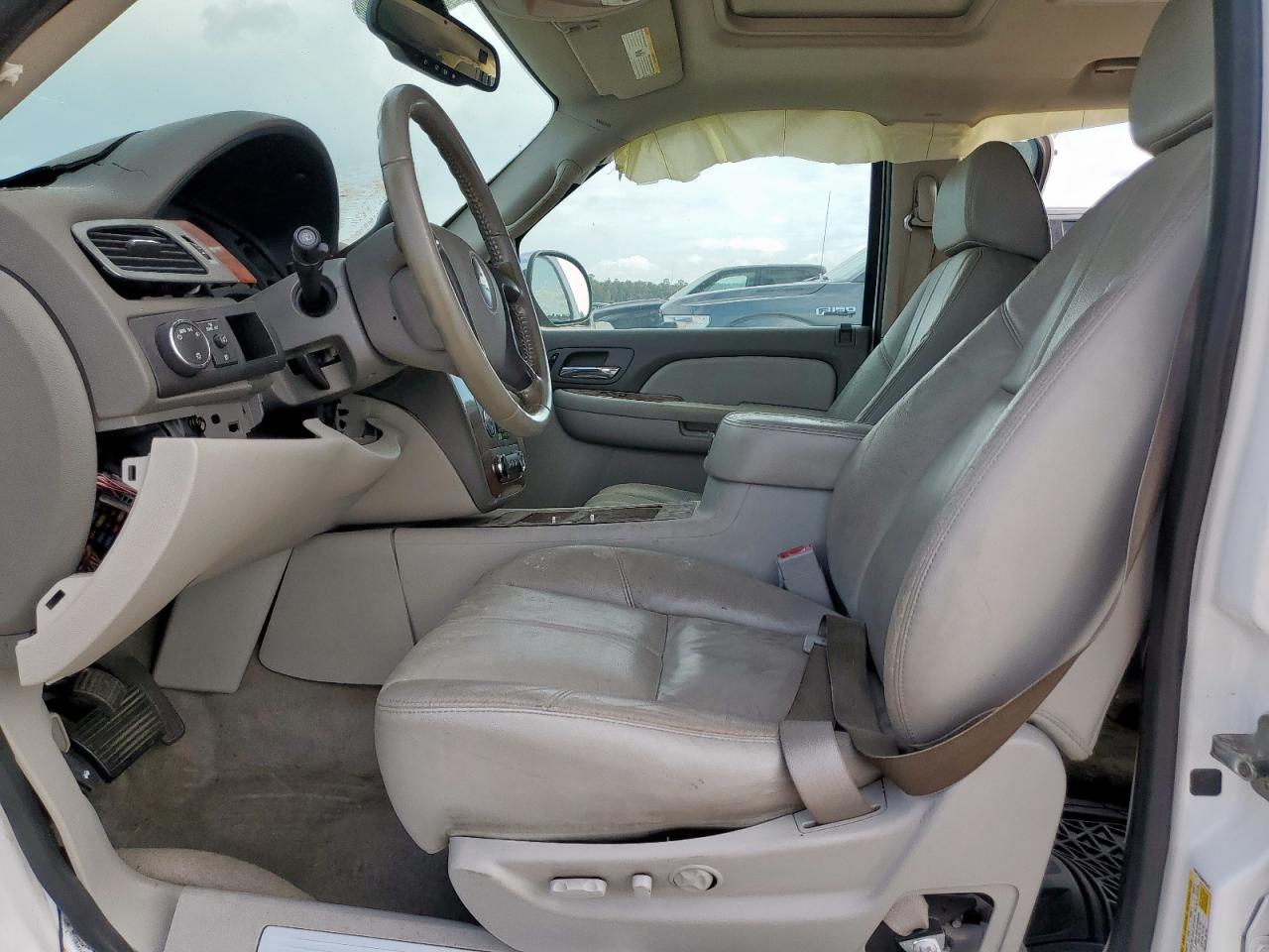 2008 Chevrolet Tahoe C1500 - Image 7