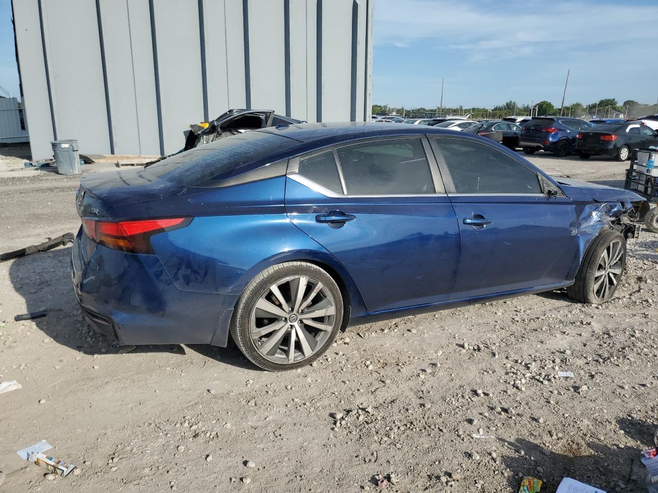 2019 Nissan Altima Sr - Фото 3