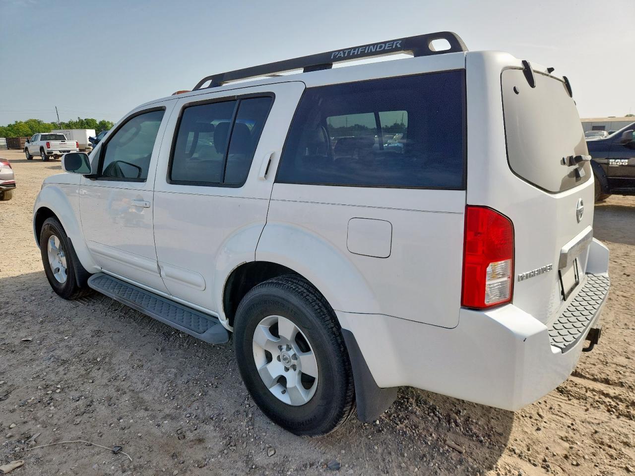 2006 Nissan Pathfinder Le - Фото 2