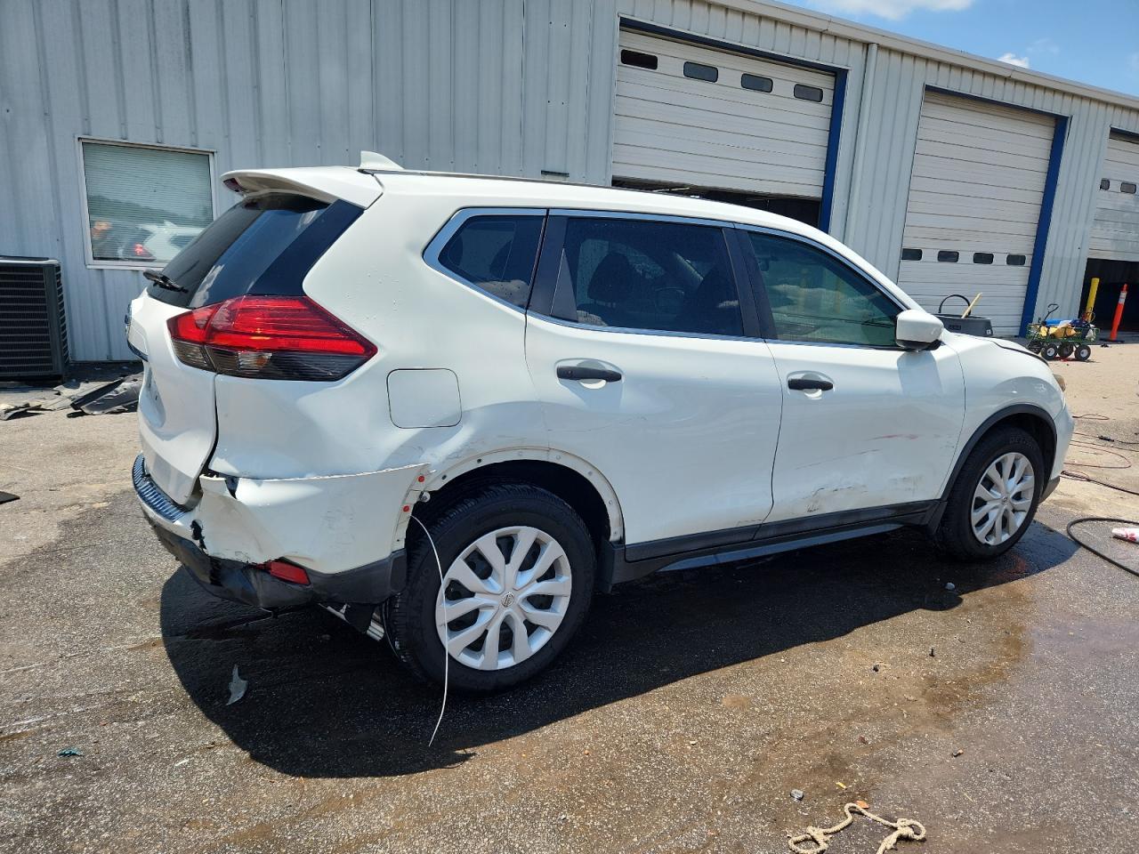 2017 Nissan Rogue S - Image 3