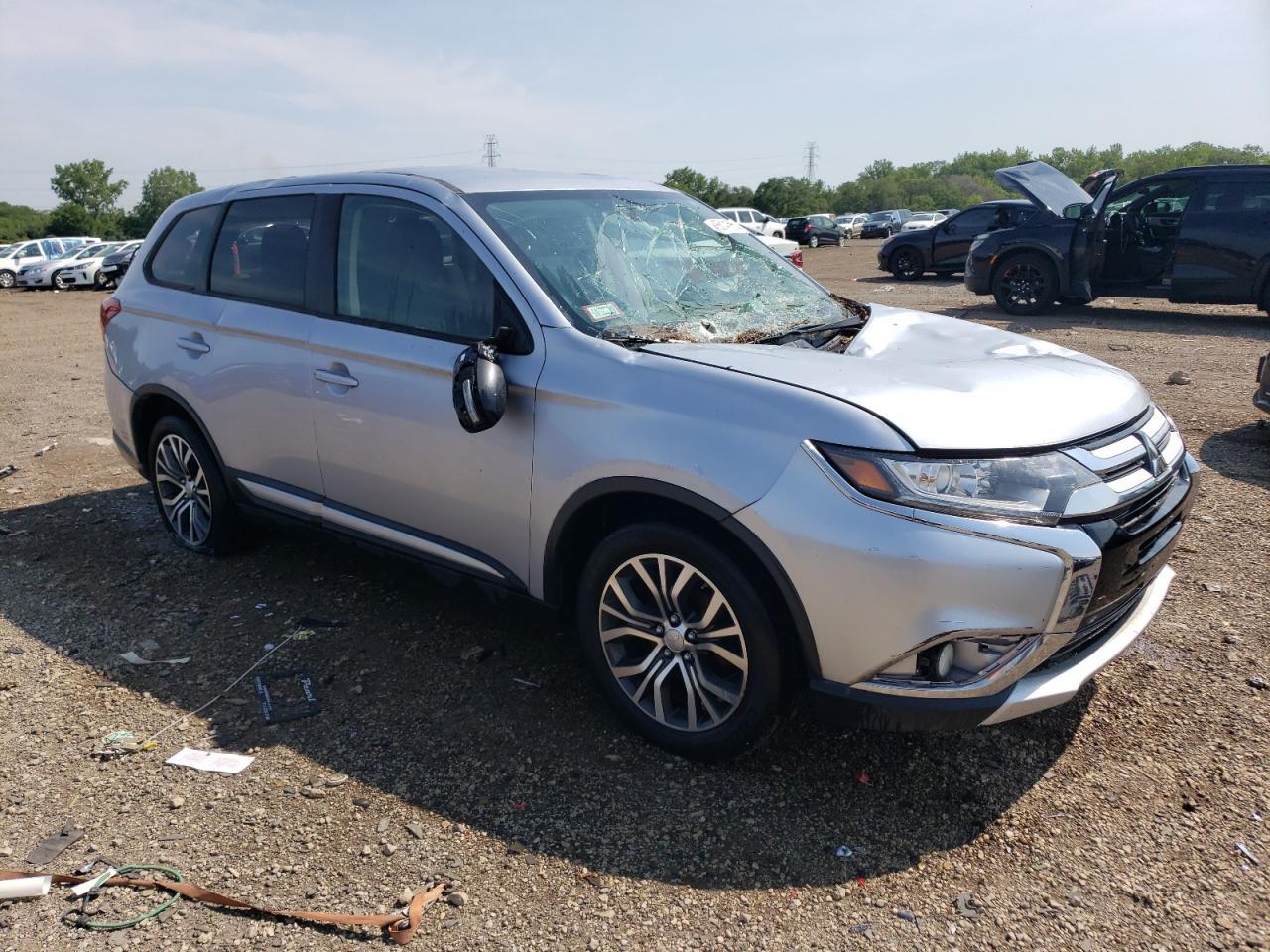 2017 Mitsubishi Outlander Se - Фото 4
