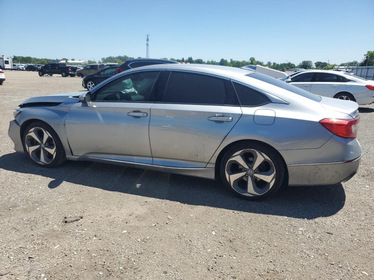 2019 Honda Accord Touring - Фото 2