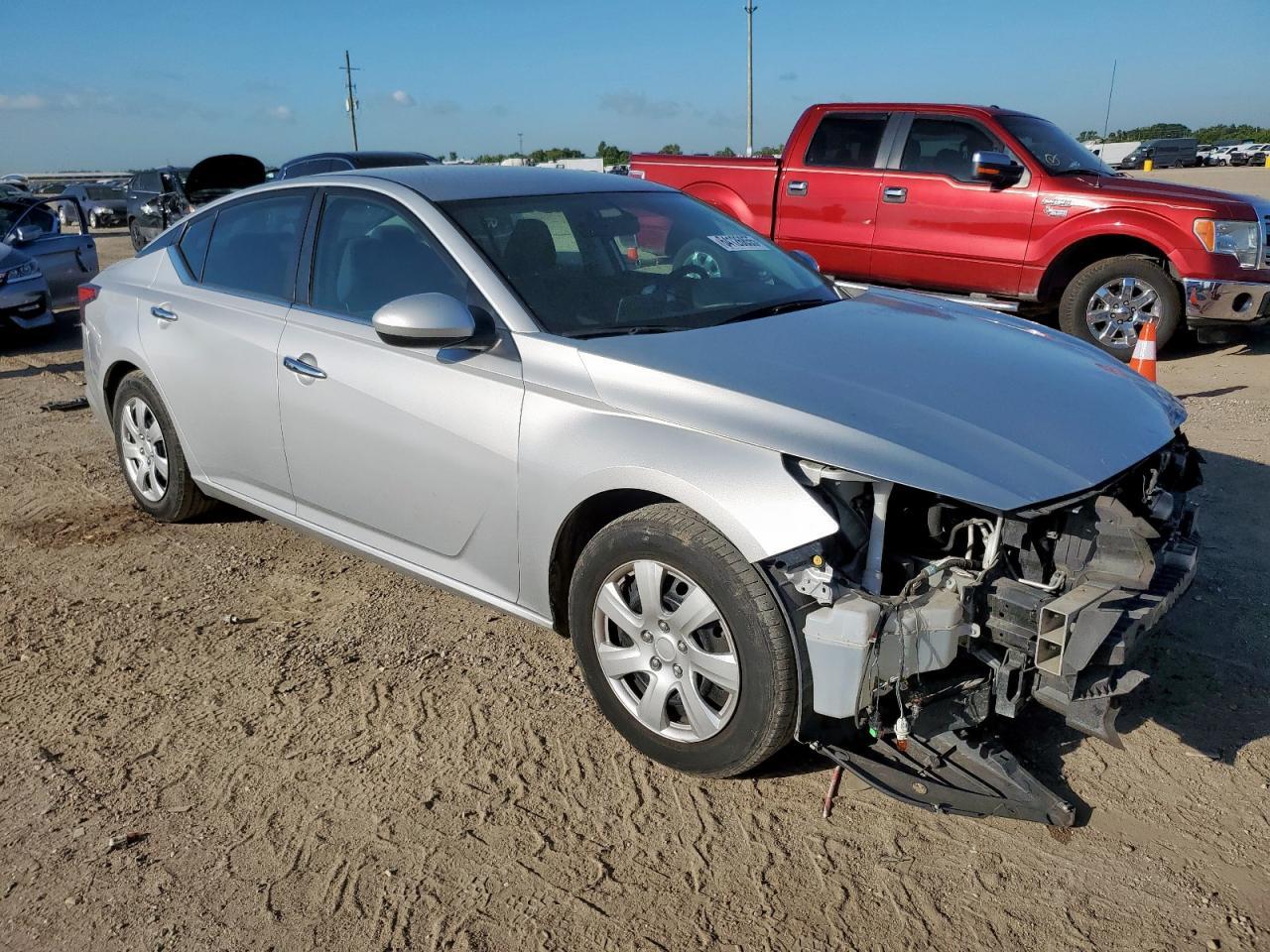 2020 Nissan Altima S - Image 4