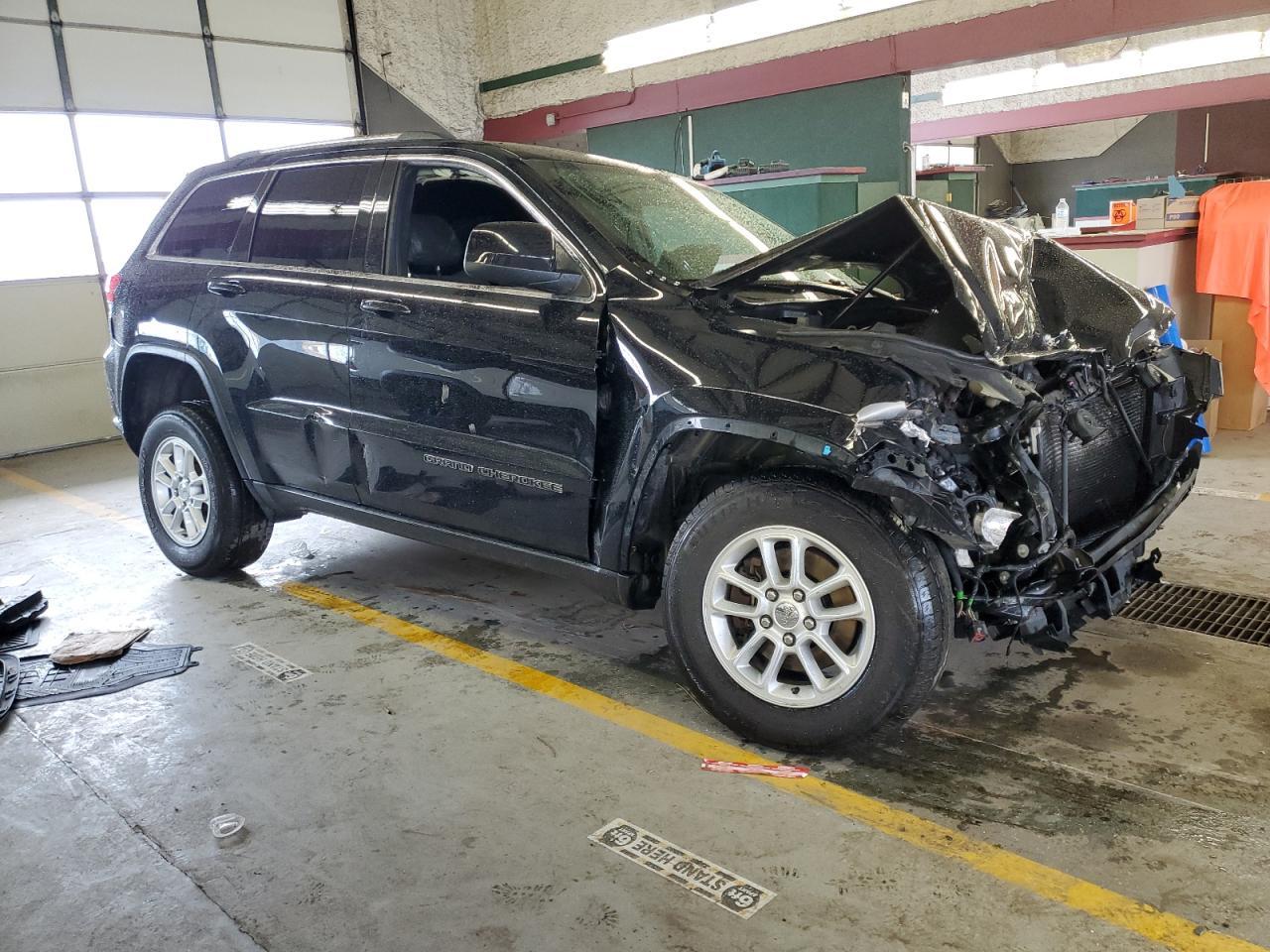 2018 Jeep Grand Cherokee Laredo - Image 4