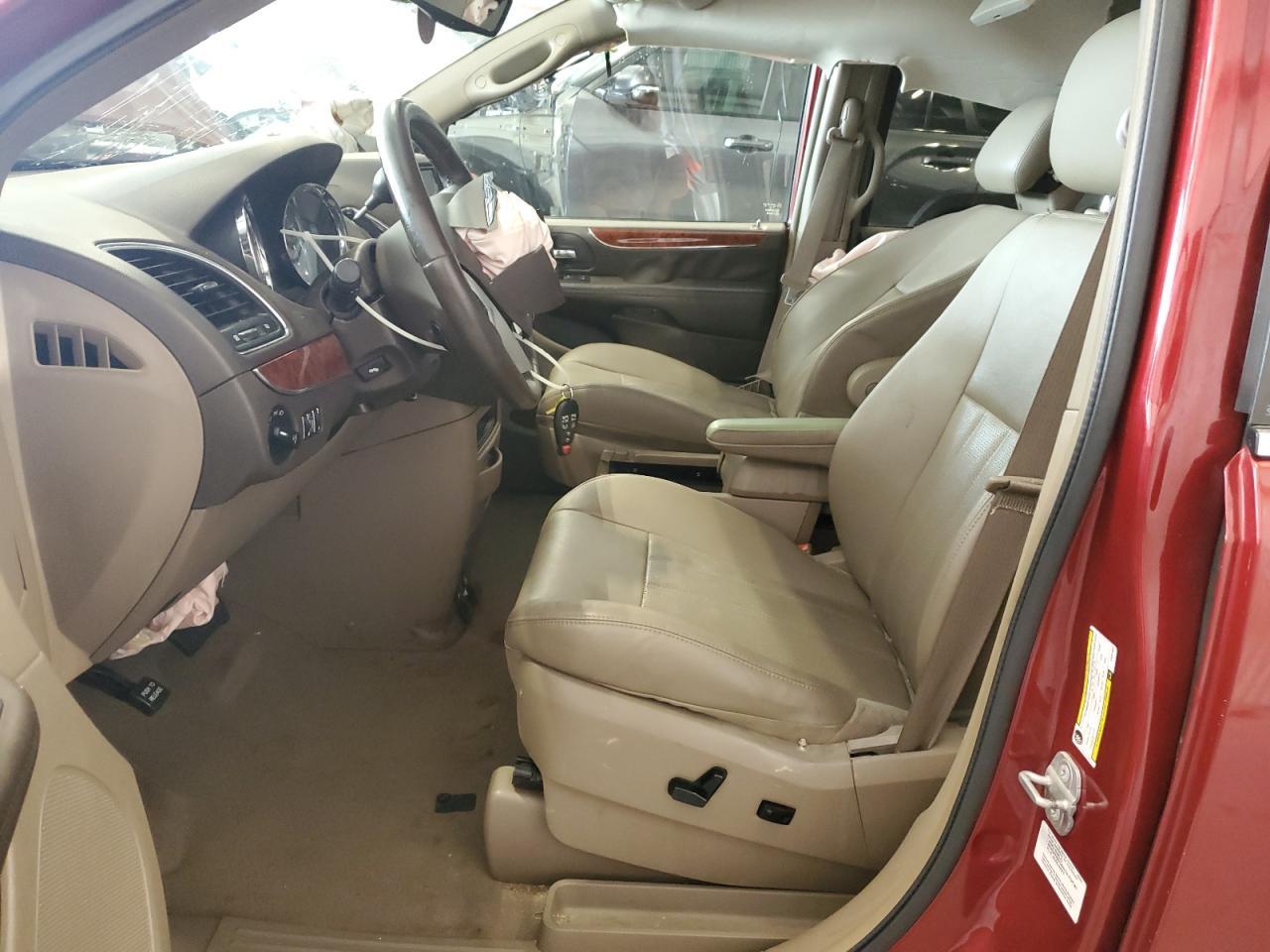 2014 Chrysler Town & Country Touring L - Фото 7