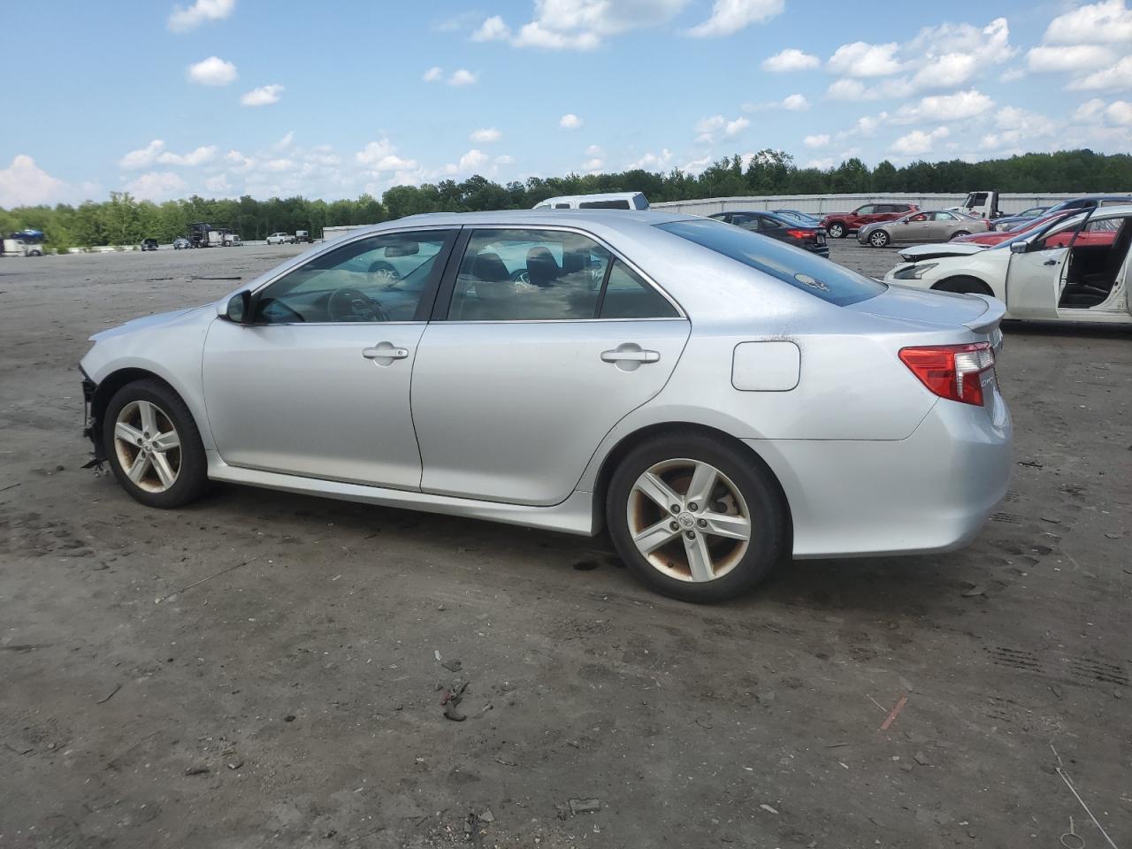 2012 Toyota Camry Base - Фото 2