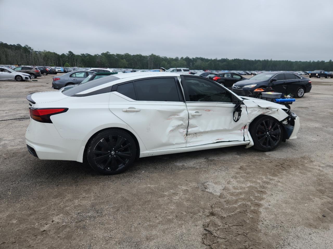 2022 Nissan Altima Sr - Фото 3