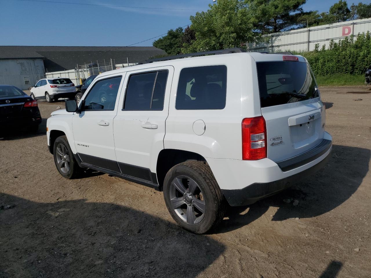 2015 Jeep Patriot Latitude - Фото 2