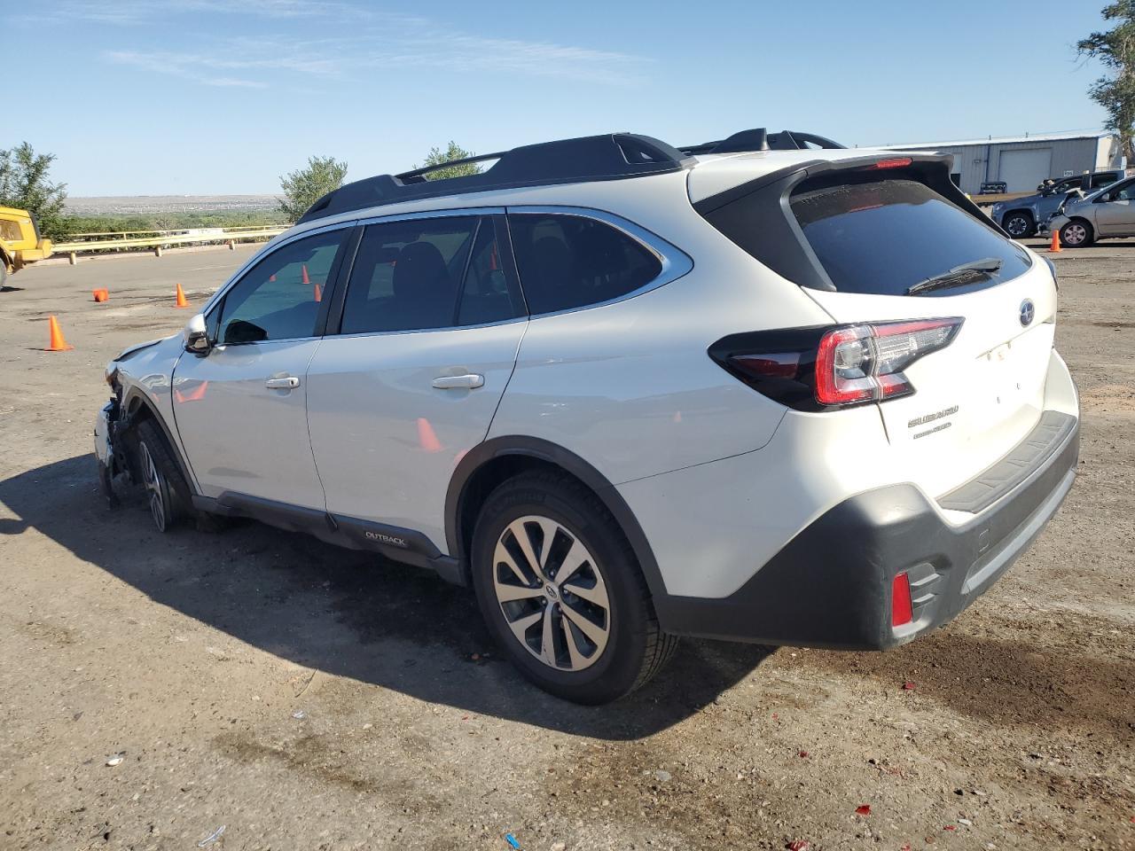 2020 Subaru Outback Premium - Image 2