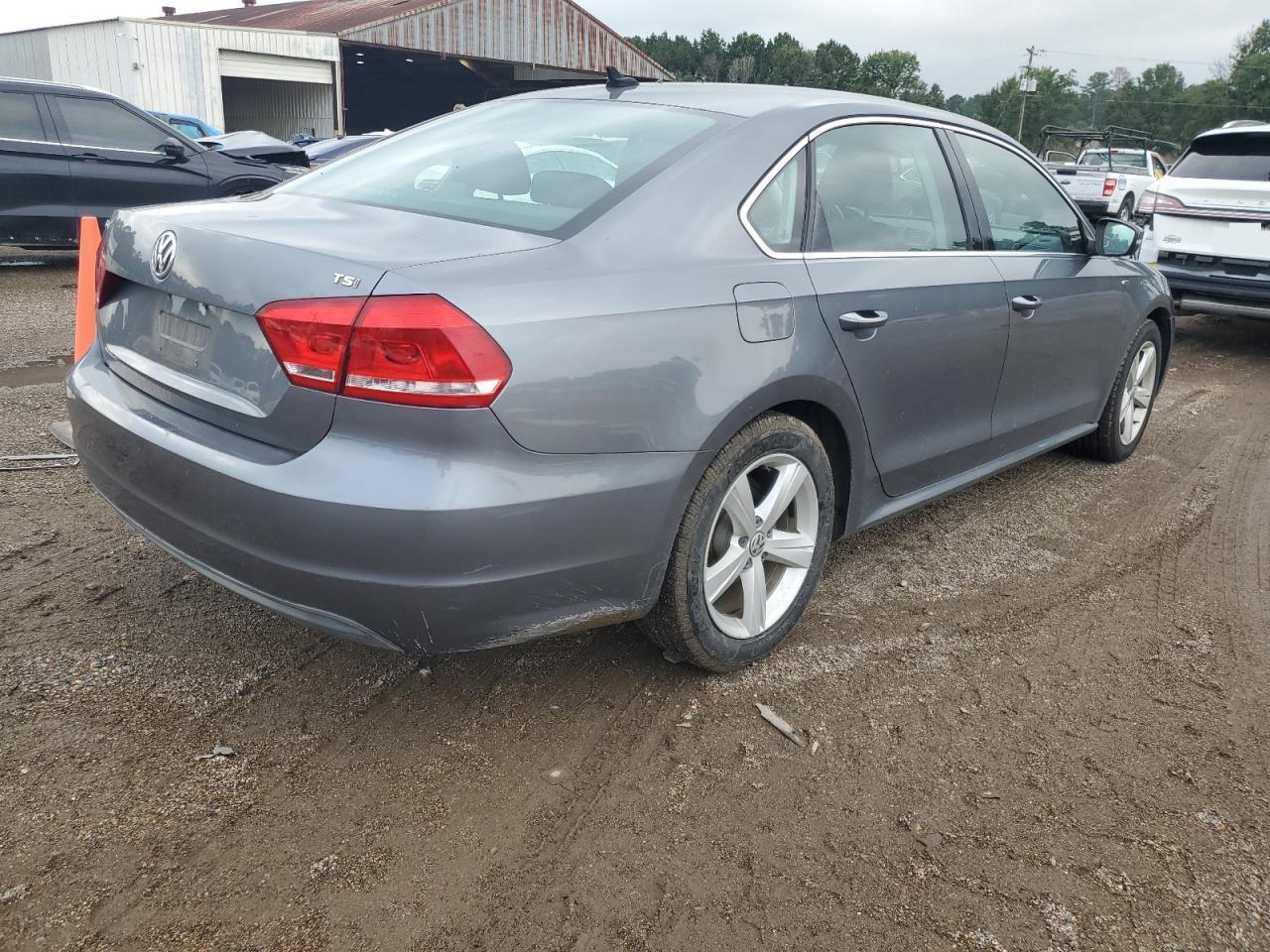 2014 Volkswagen Passat S - Image 3