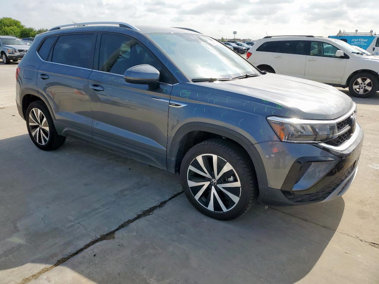 2024 Volkswagen Taos Se - Фото 4