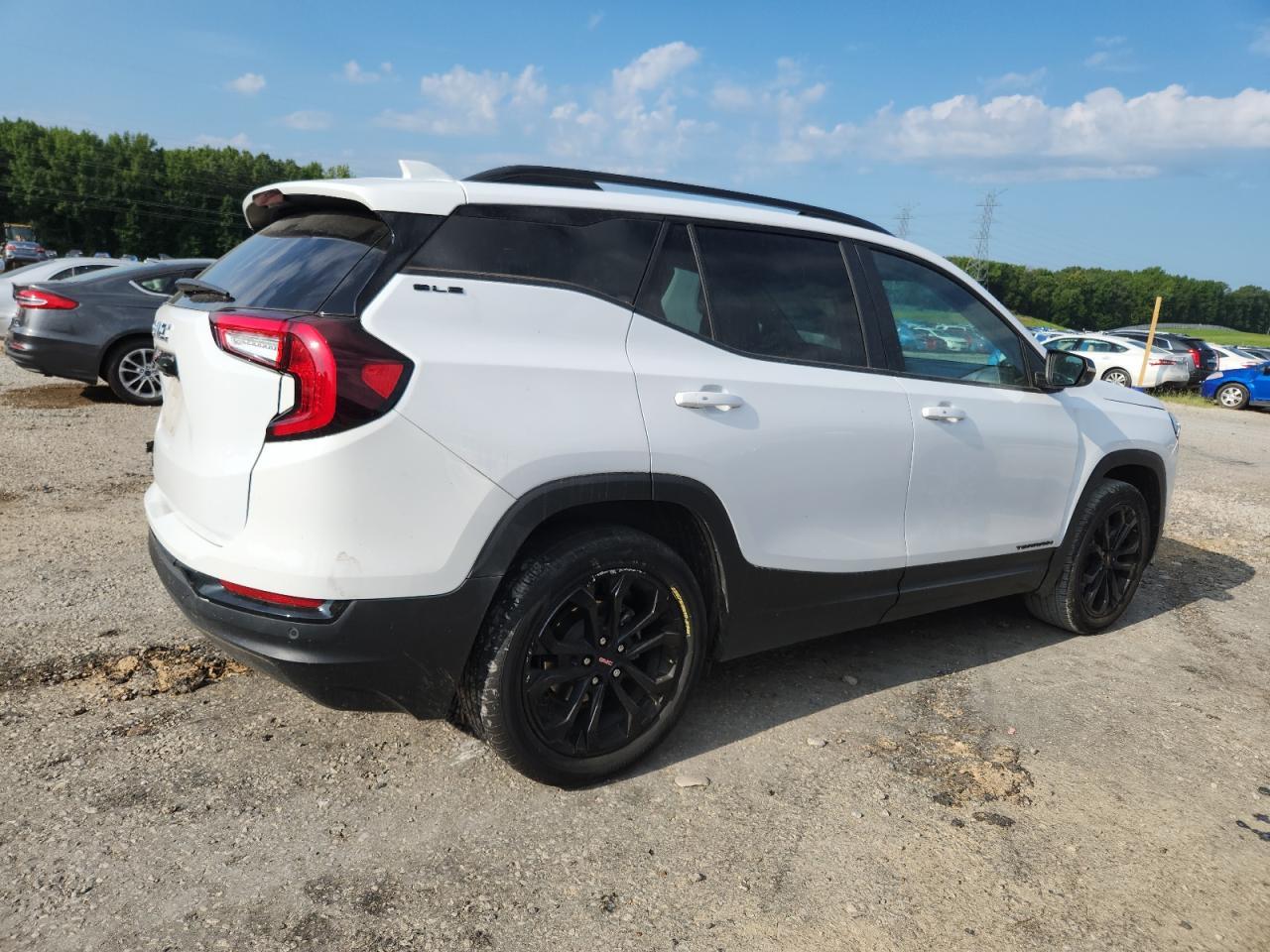 2022 GMC Terrain Sle - Image 3