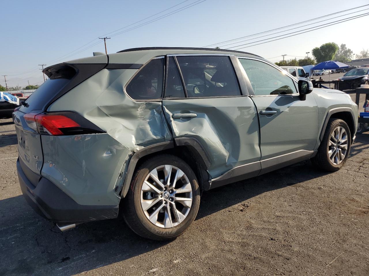2023 Toyota Rav4 Xle Premium - Фото 3