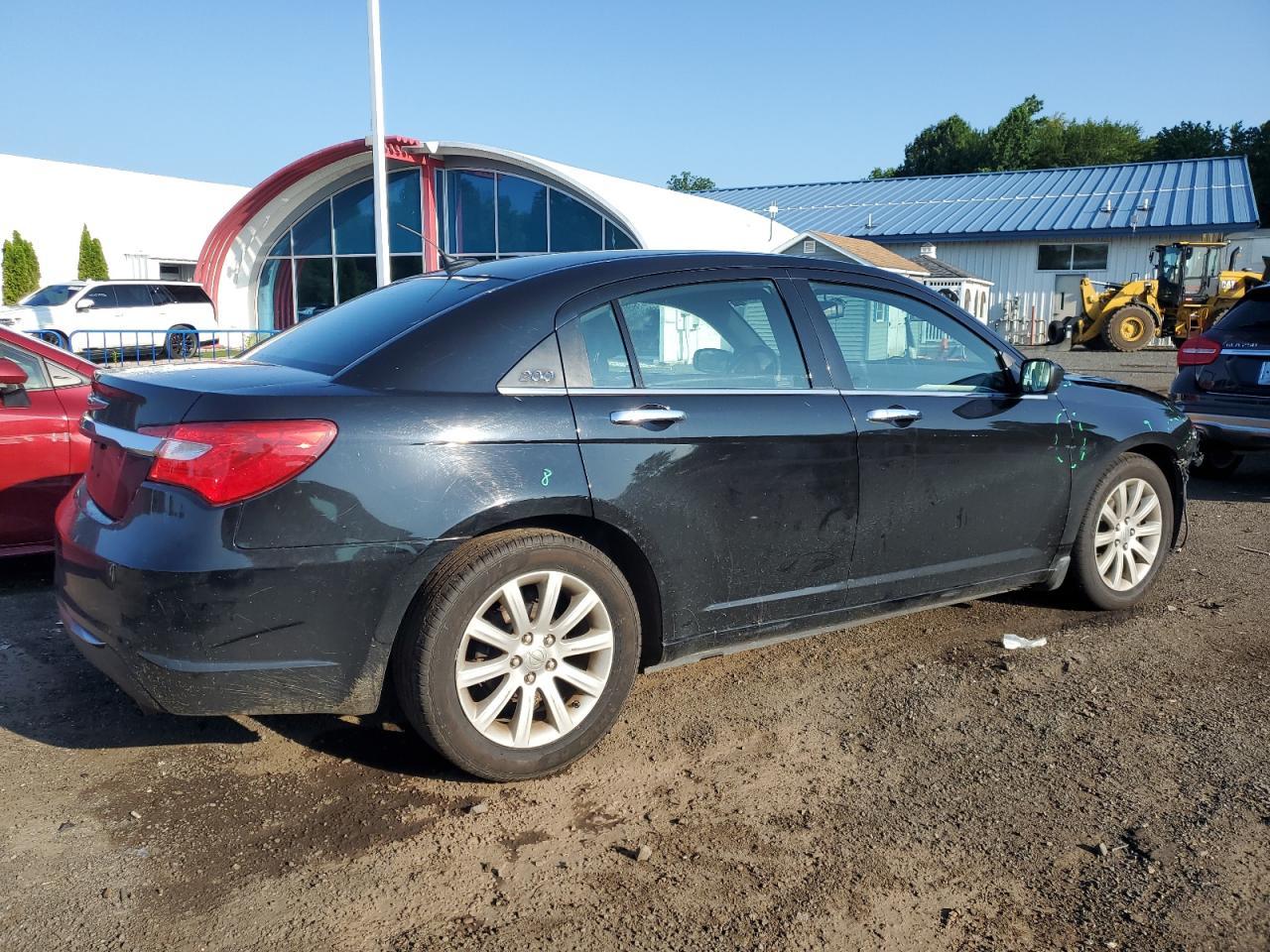 2014 Chrysler 200 Limited - Фото 3