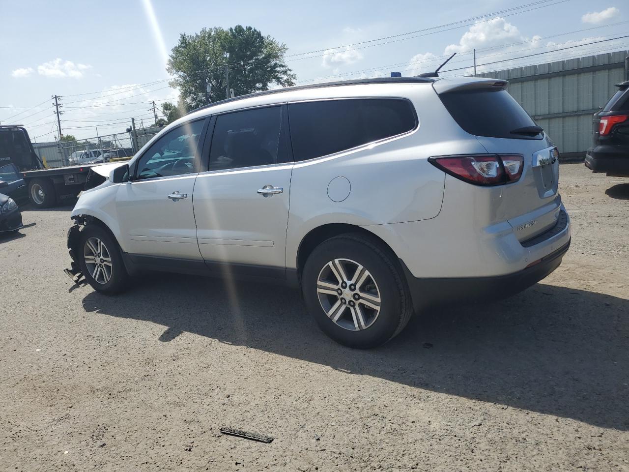 2017 Chevrolet Traverse Lt - Фото 2