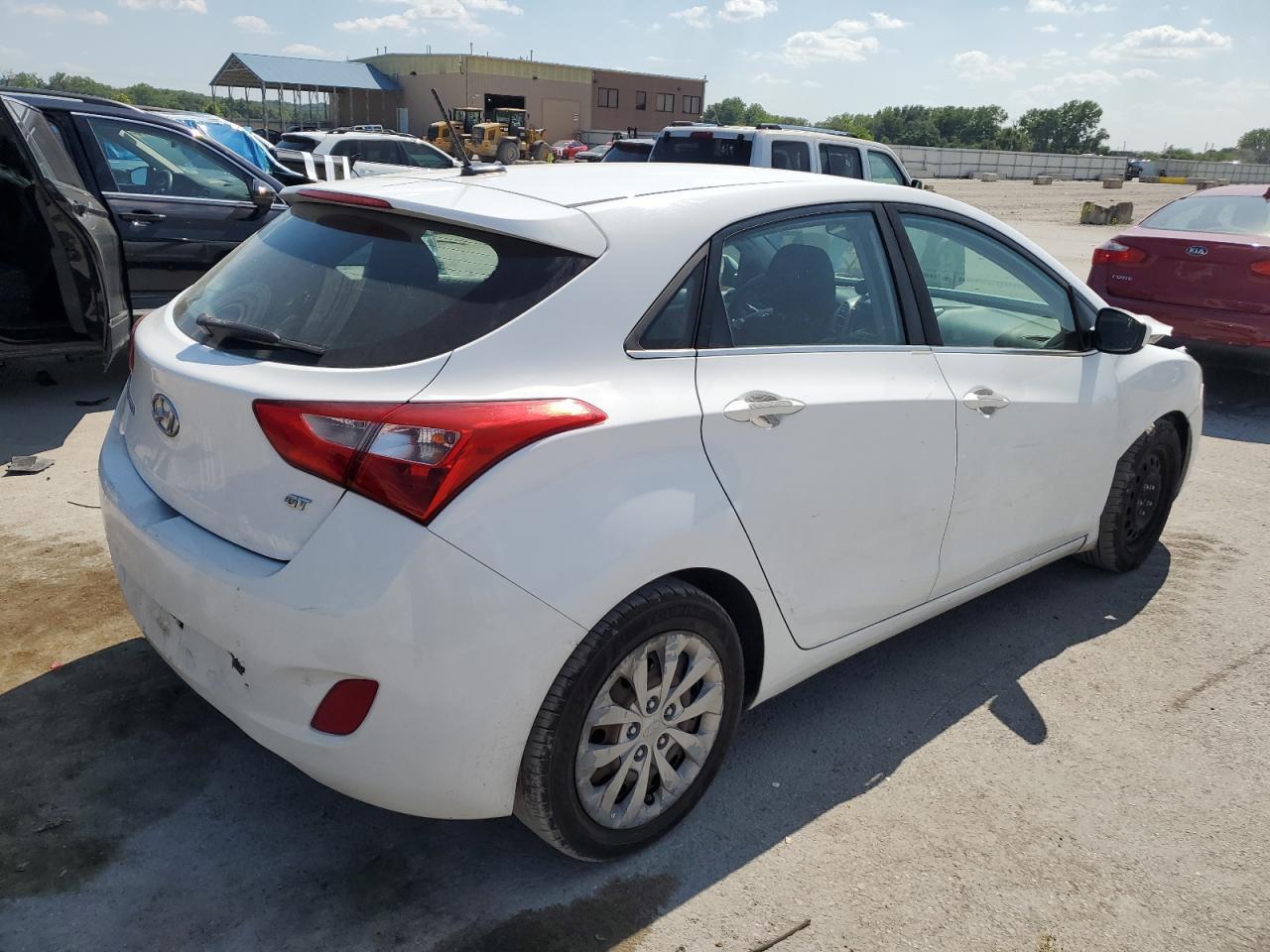 2017 Hyundai Elantra Gt - Image 3