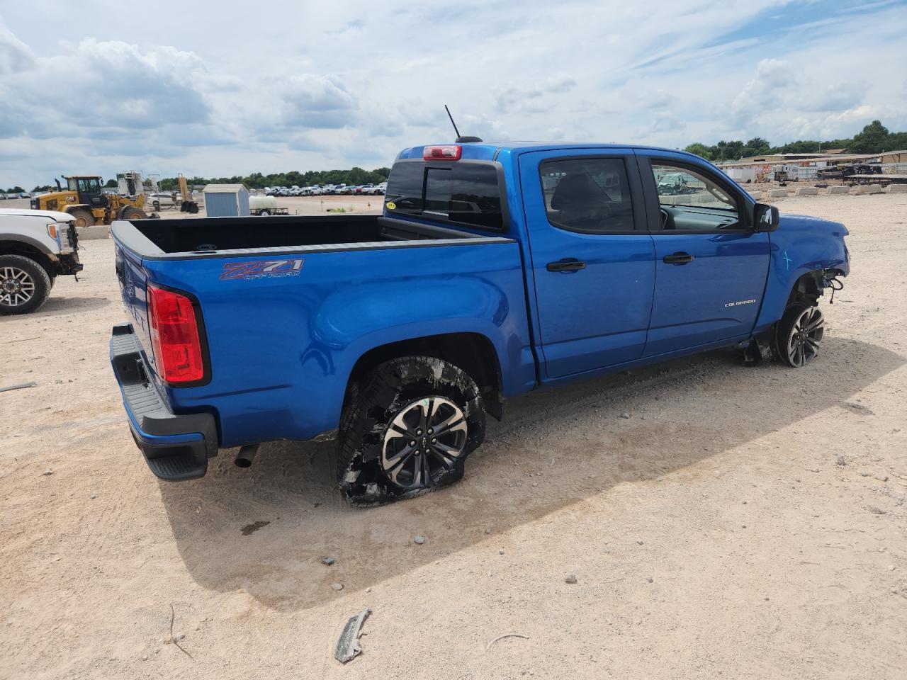2021 Chevrolet Colorado Z71 - Image 3