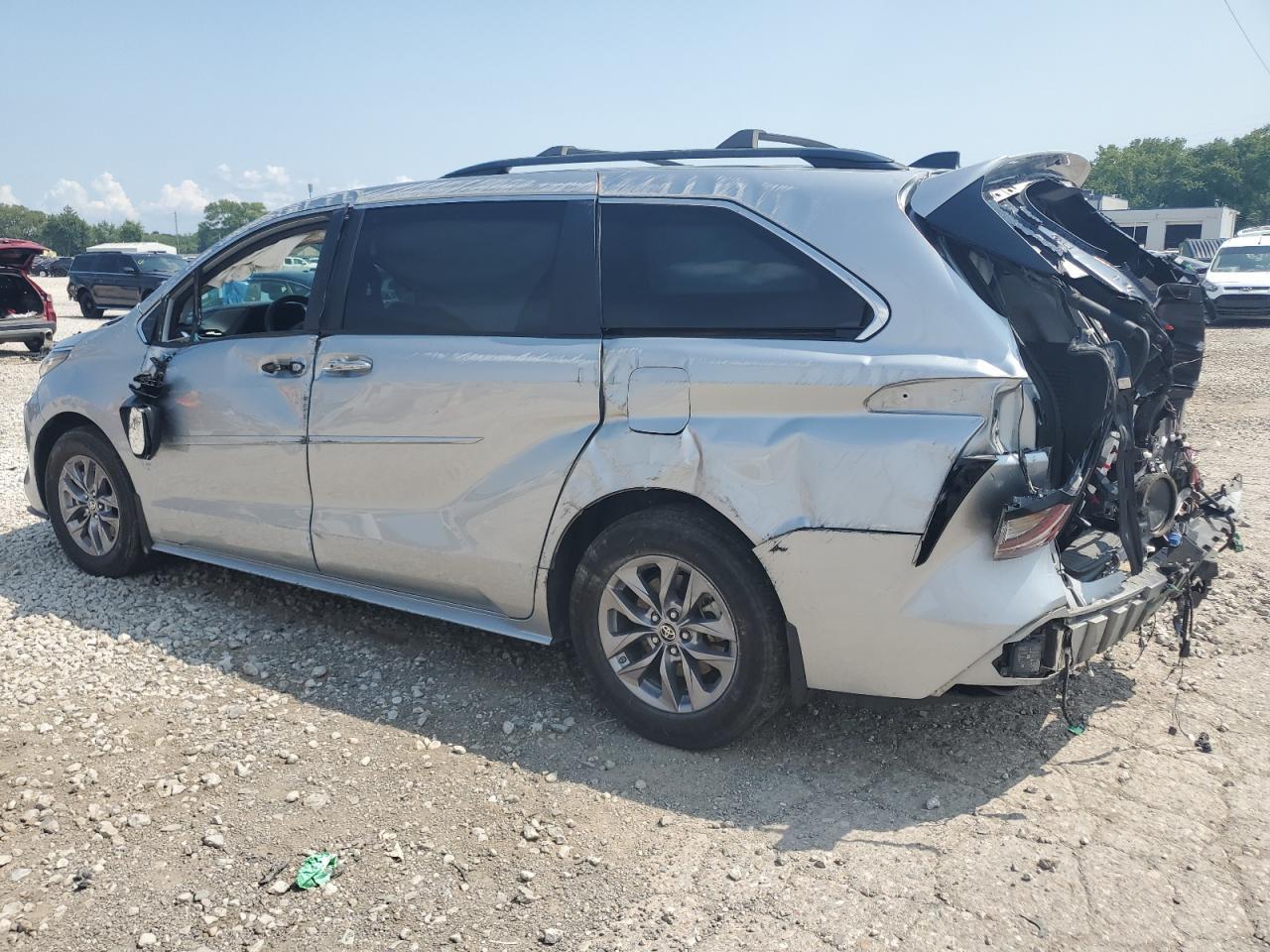 2023 Toyota Sienna Xle - Фото 2
