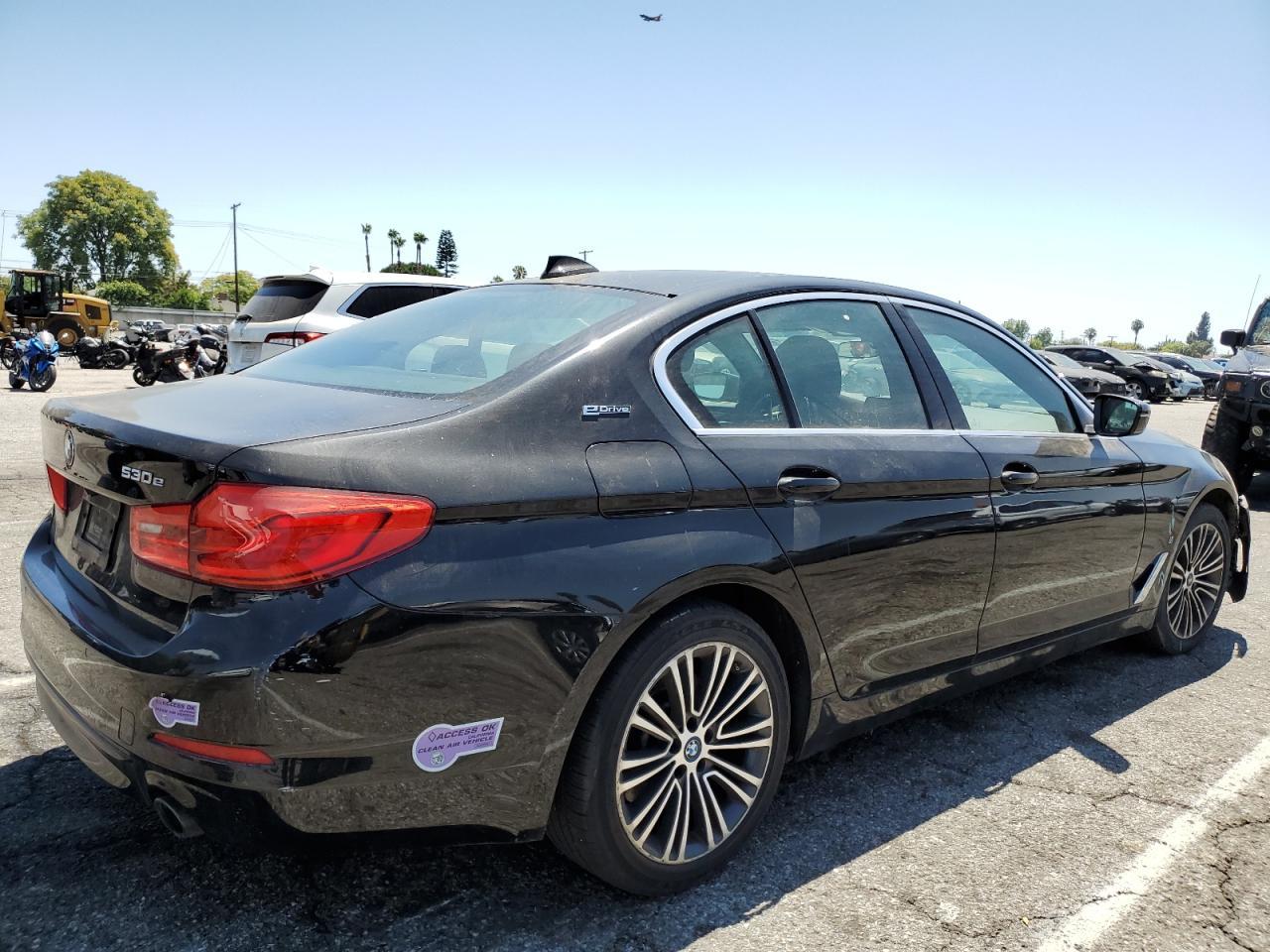 2019 BMW 530E - Фото 3