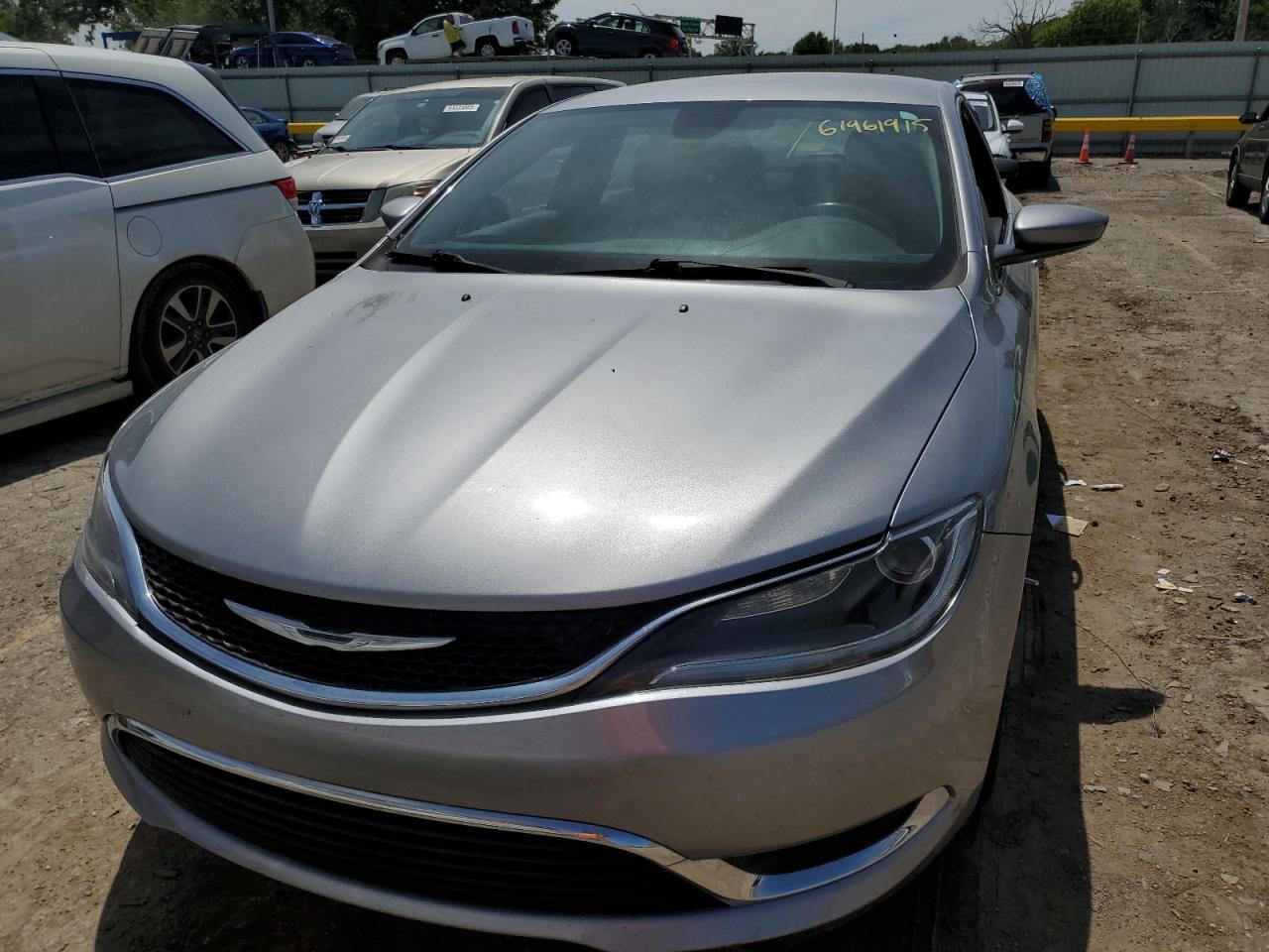 2015 Chrysler 200 Limited - Фото 5