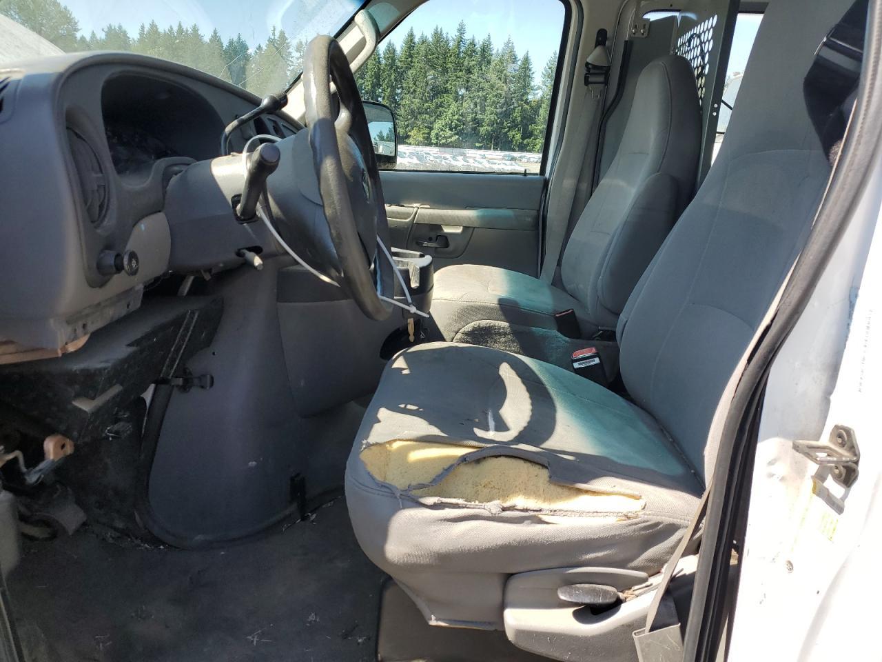 2007 Ford Econoline E250 Van - Image 7