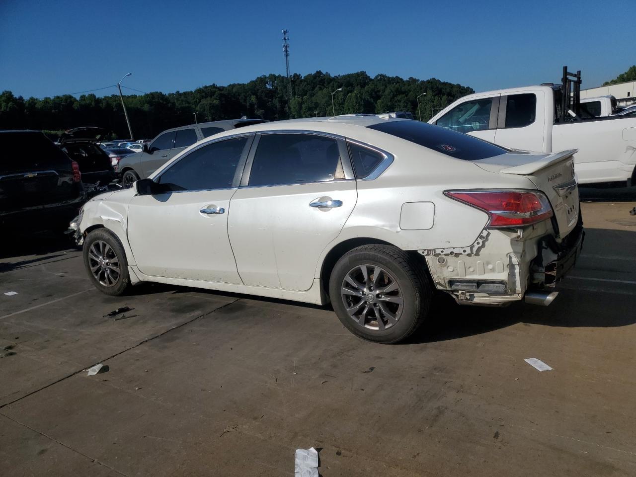 2015 Nissan Altima 2.5 - Фото 2