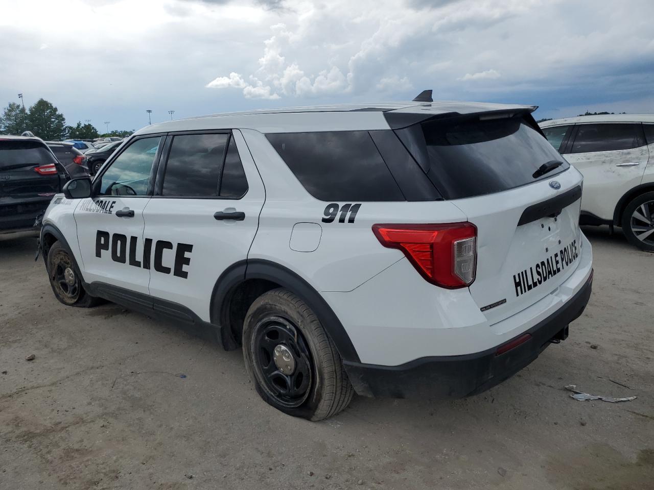 2021 Ford Explorer Police Interceptor - Фото 2