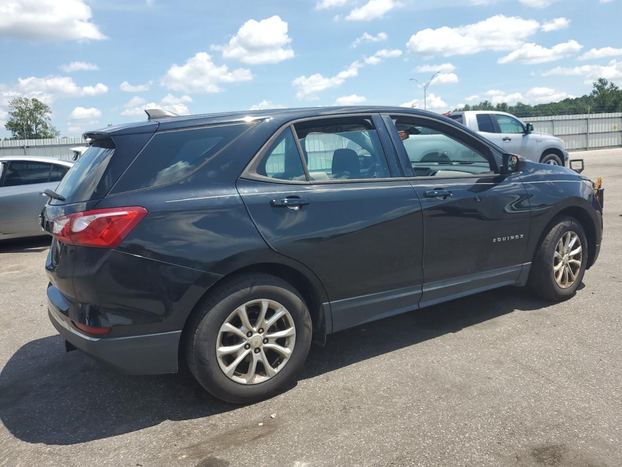 2018 Chevrolet Equinox Ls - Фото 3