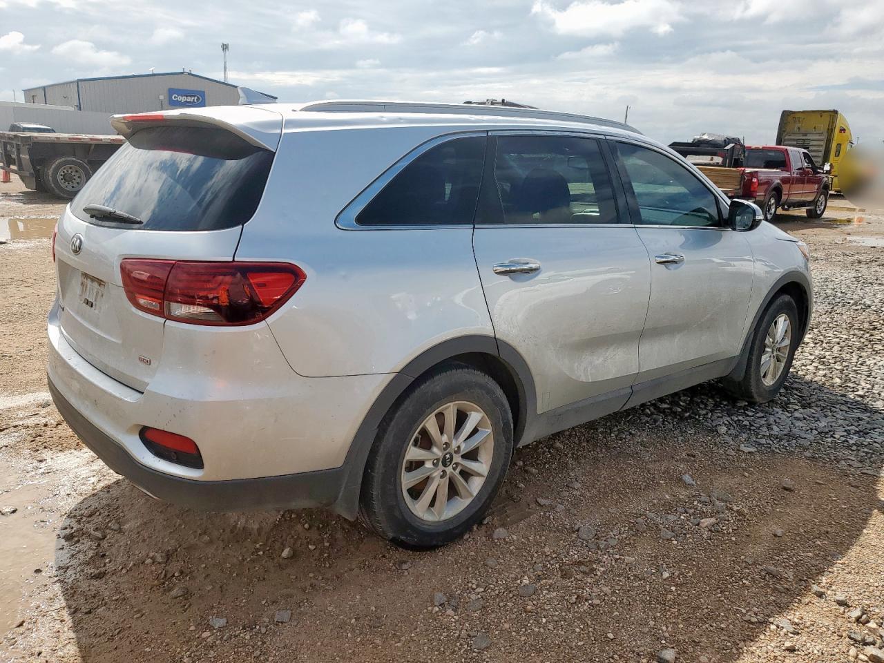 2019 Kia Sorento L - Фото 3