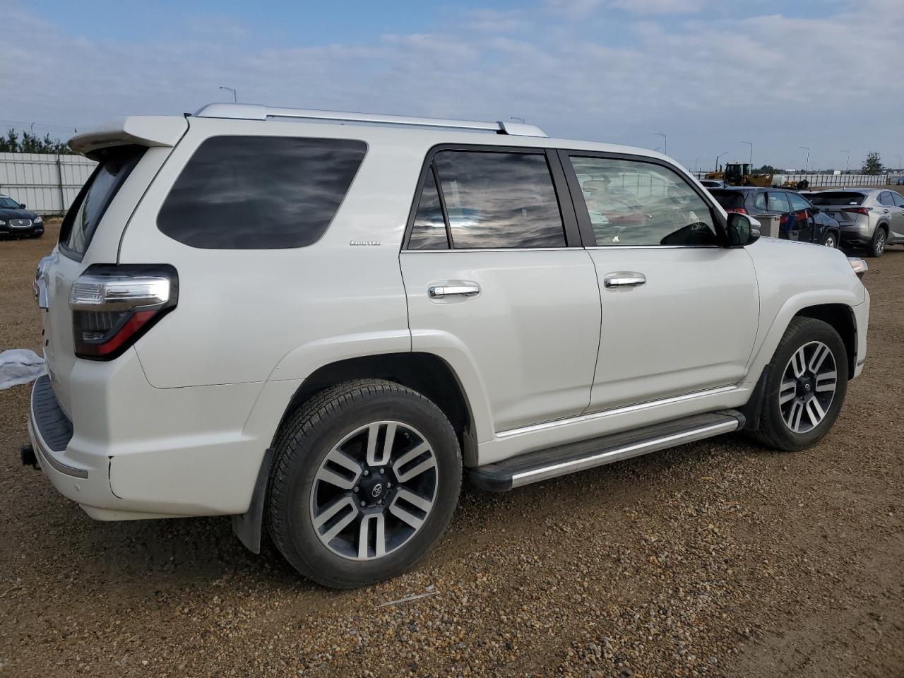 2015 Toyota 4Runner Sr5/Sr5 Premium - Image 3