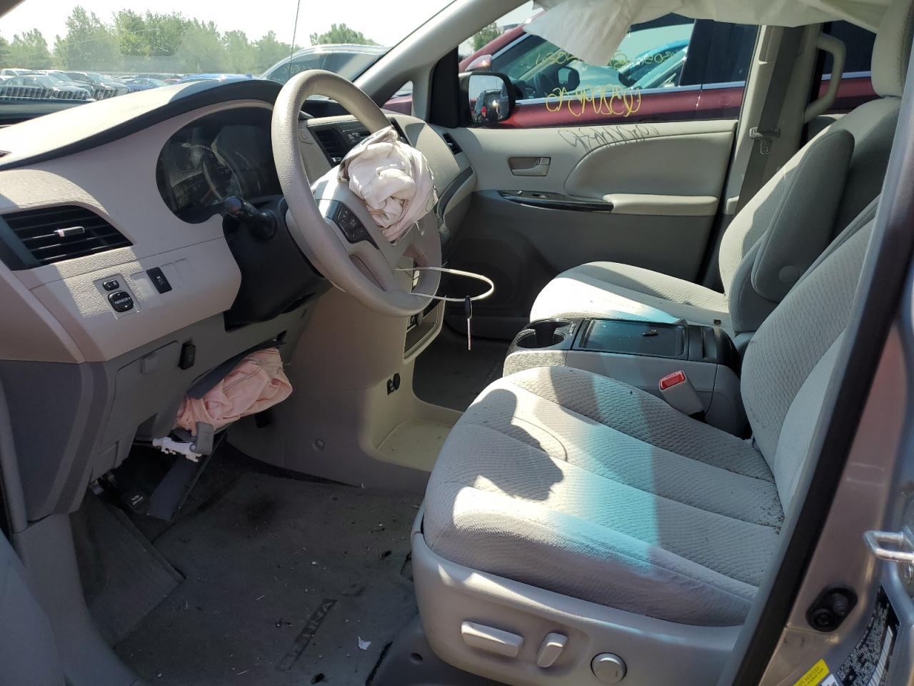 2012 Toyota Sienna Le - Фото 7