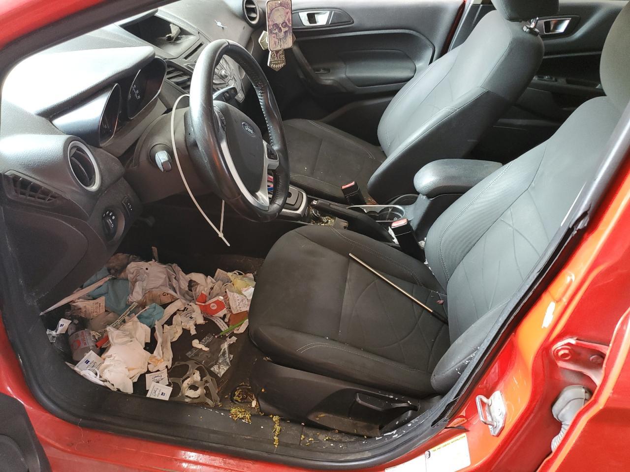 2015 Ford Fiesta Se - Фото 7