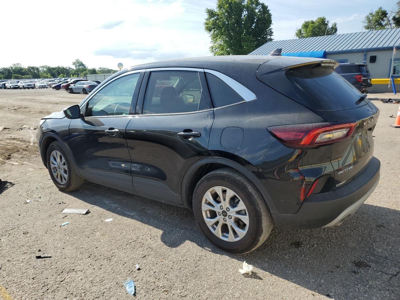 2024 Ford Escape Active - Image 2