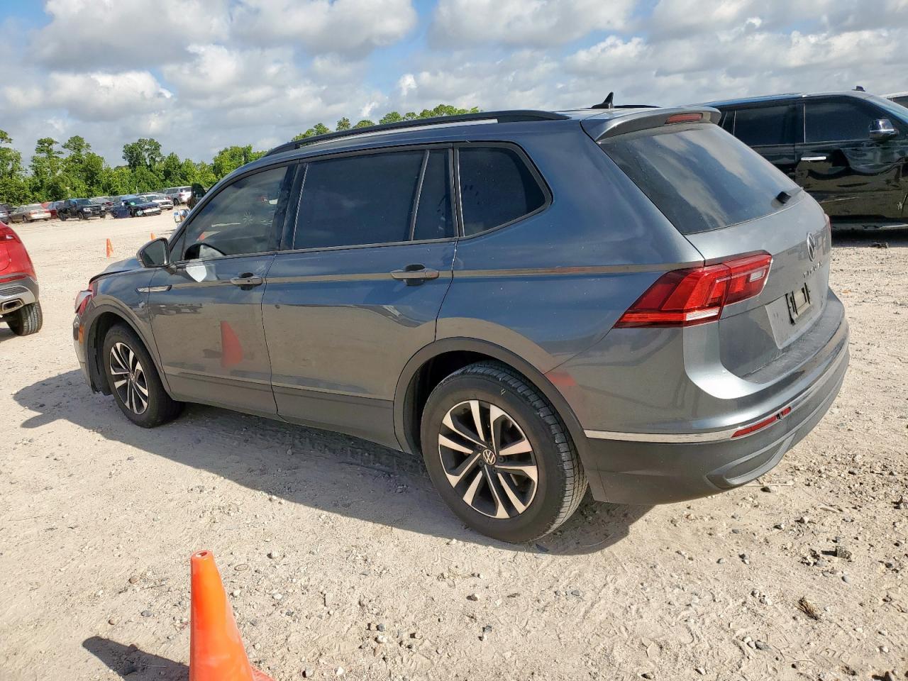 2023 Volkswagen Tiguan S - Фото 2