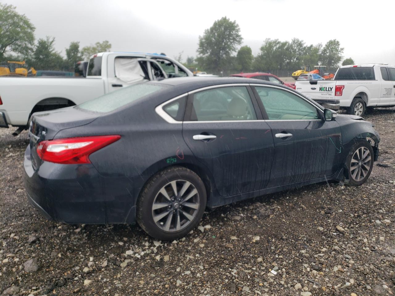 2017 Nissan Altima 2.5 - Image 3