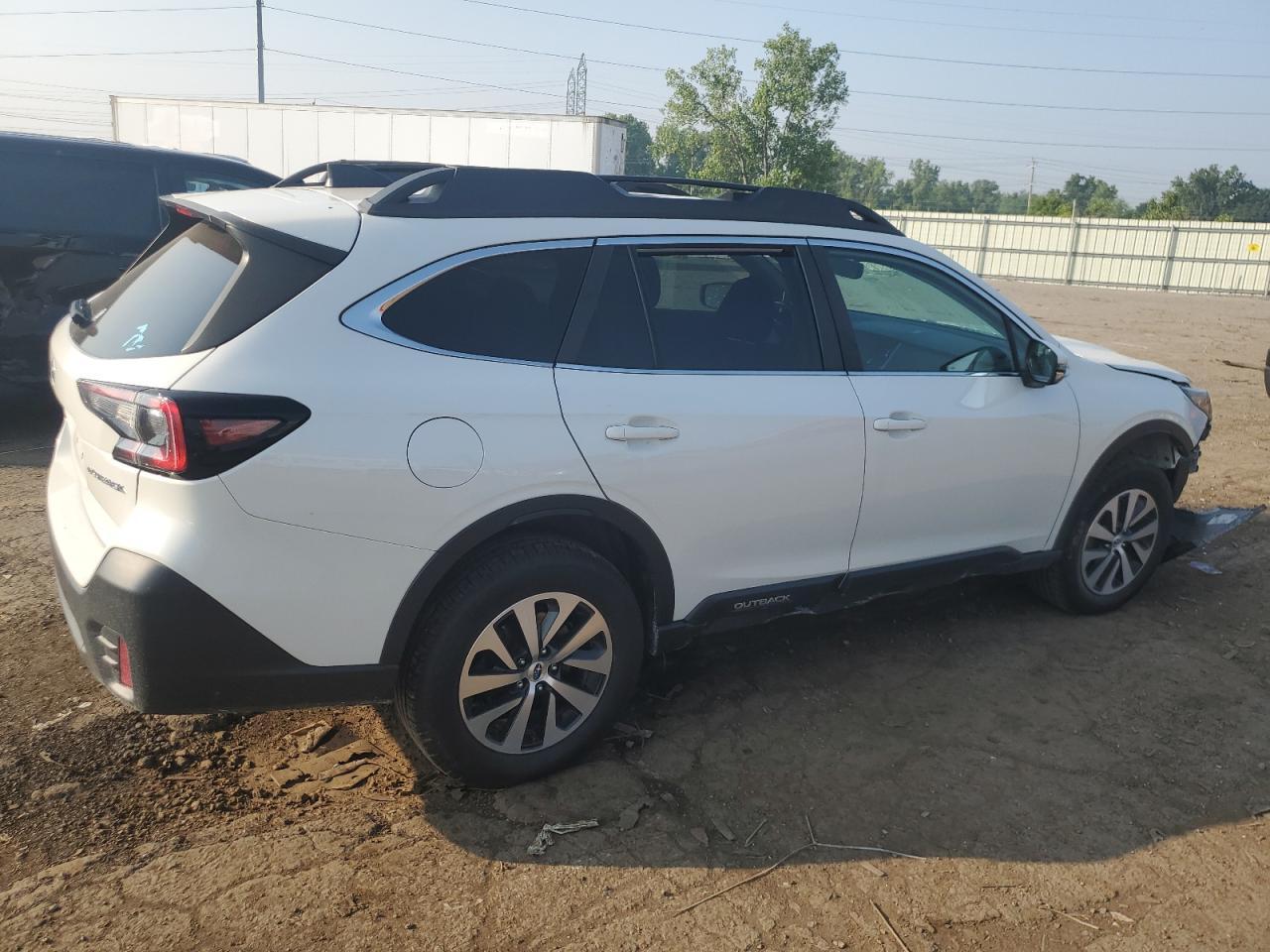 2022 Subaru Outback Premium - Фото 3