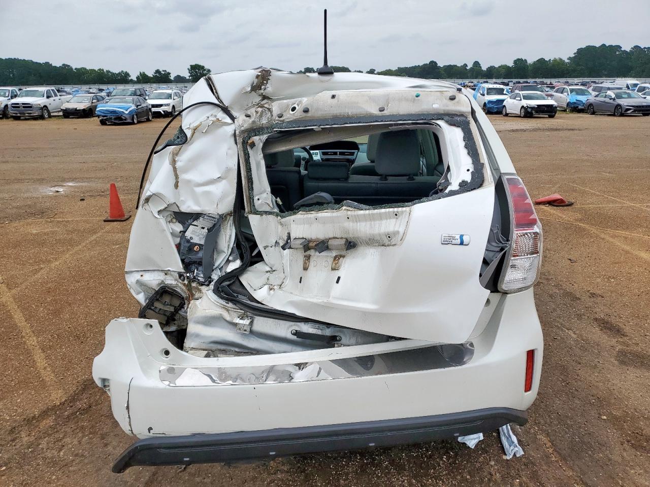 2015 Toyota Prius V - Фото 6