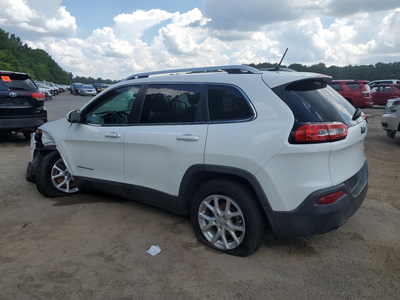 2015 Jeep Cherokee Latitude - Фото 2