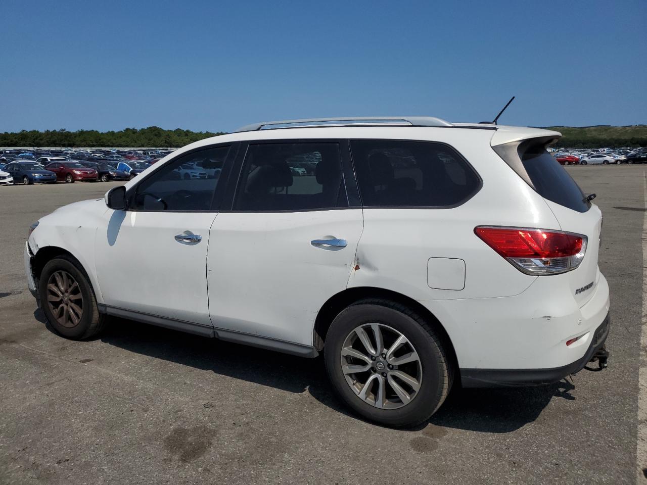 2013 Nissan Pathfinder S - Фото 2