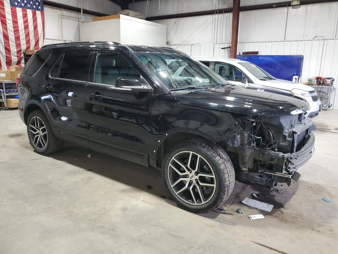 2017 Ford Explorer Sport - Фото 4