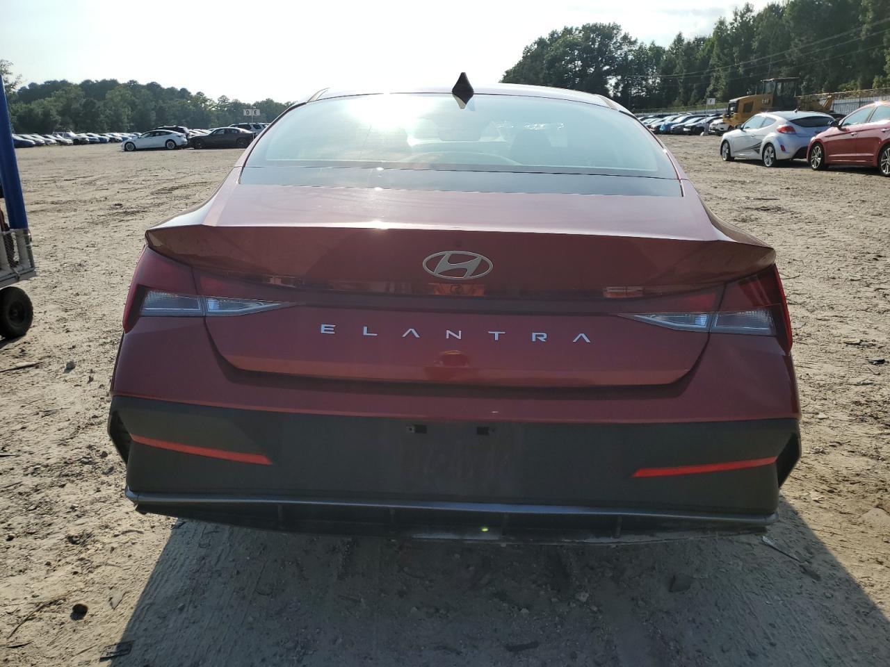 2024 Hyundai Elantra Sel - Image 6