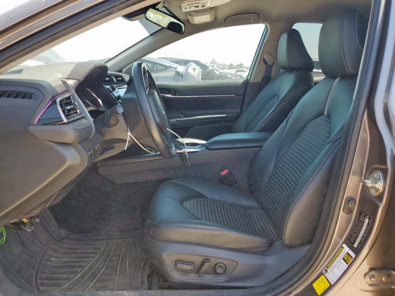 2020 Toyota Camry Se - Image 7